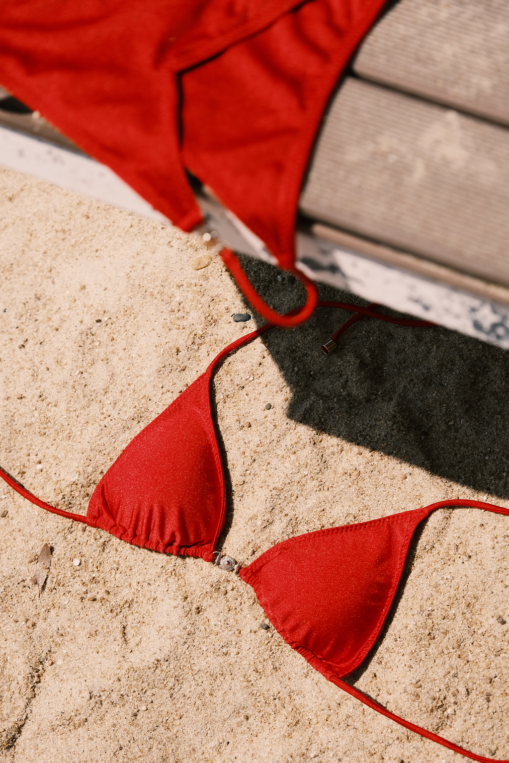 THE GISELE TOP IN SCARLET