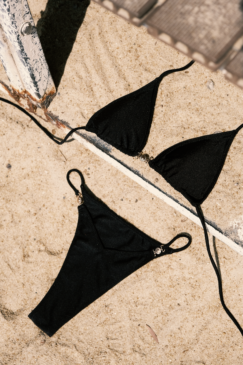 THE GISELLE SET IN RAVEN