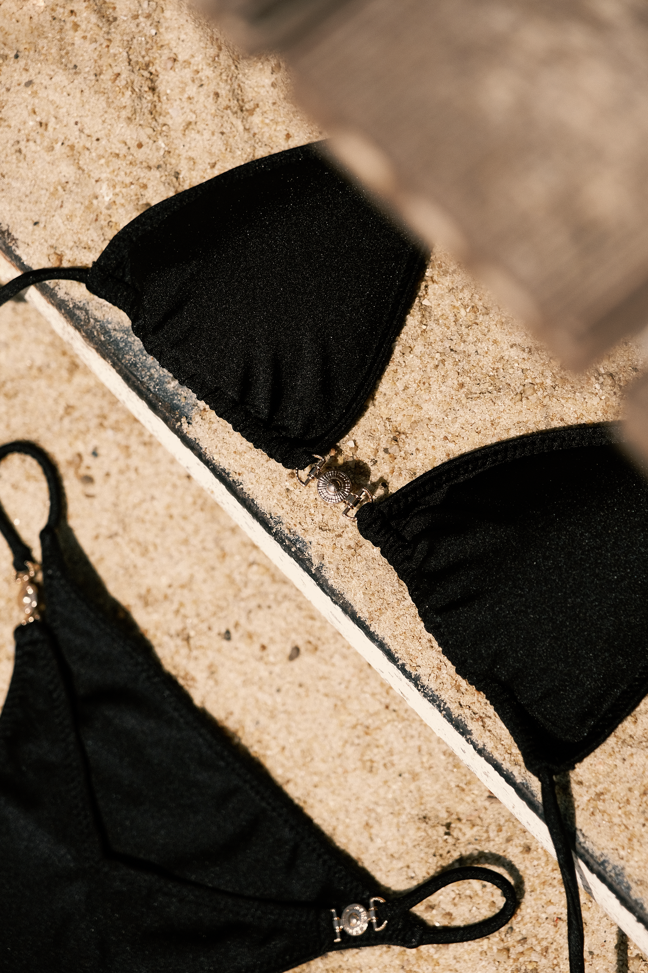 THE GISELE TOP IN RAVEN