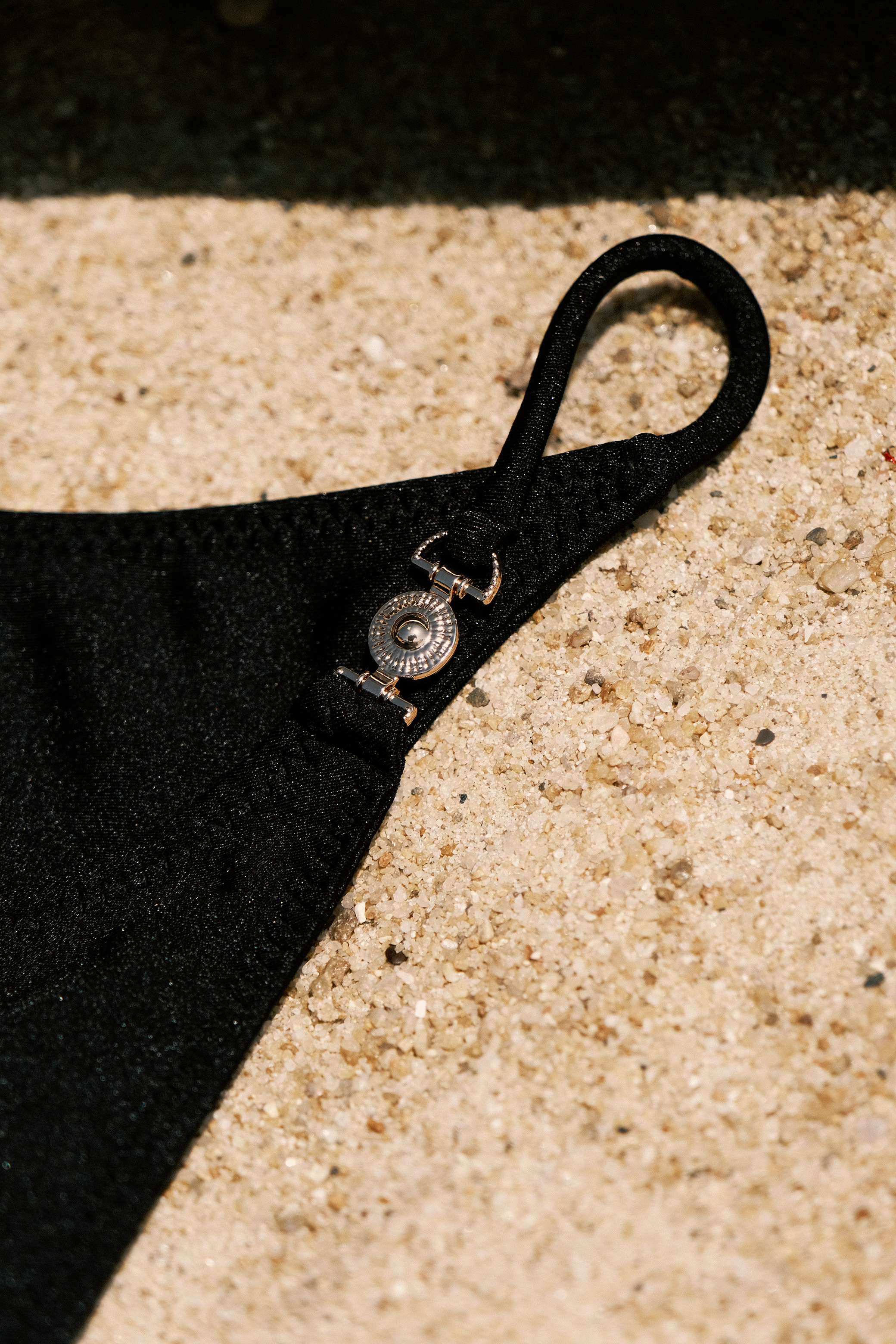 THE GISELE BOTTOM IN RAVEN