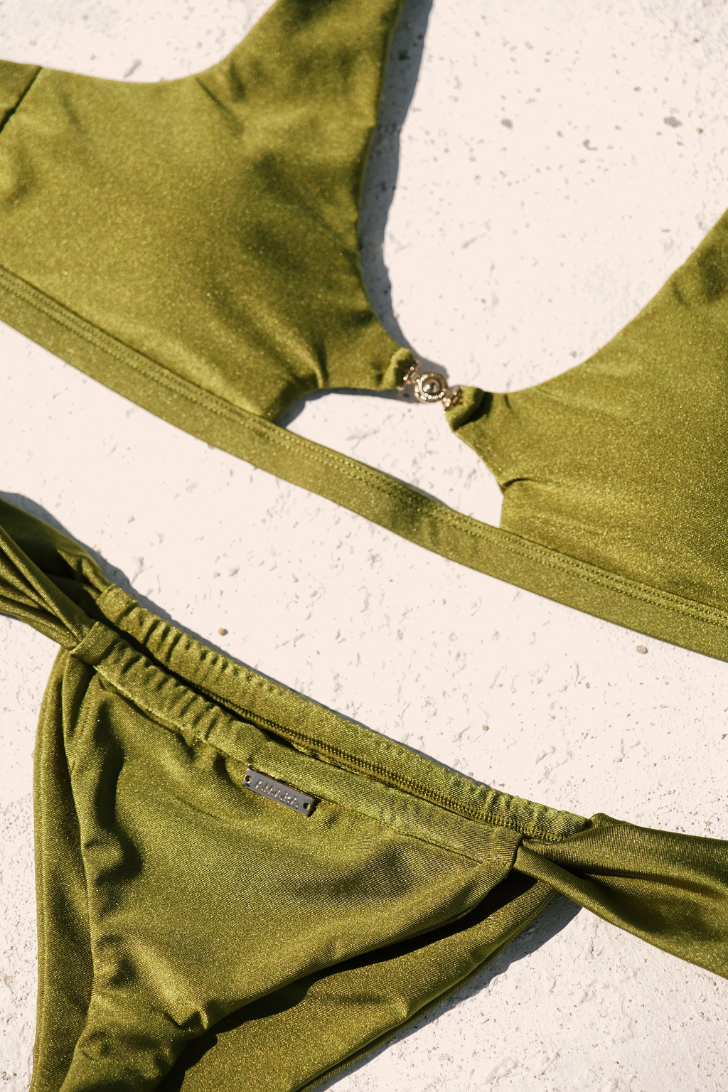 THE JASMINE SET IN PISTACHIO