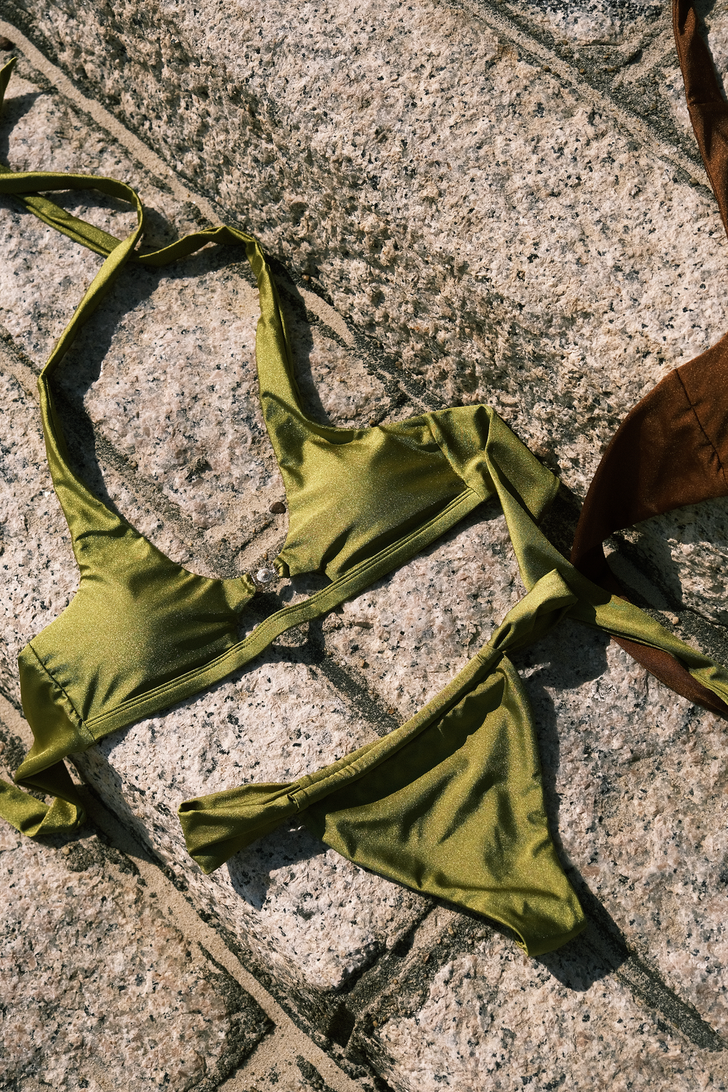 THE JASMINE SET IN PISTACHIO